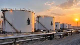 Crude Oil Rebounds Above 101 USD as Traders Evaluate United States and Iran Diplomacy